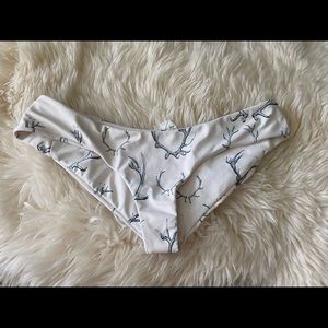 SUPER RARE ✨ Boys + arrows yaya bikini bottoms swim buck yea size medium